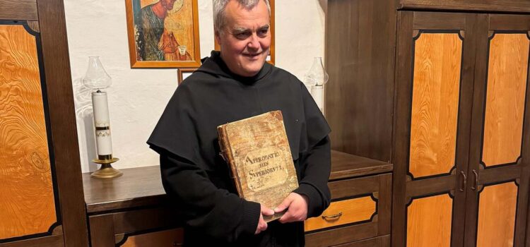 Kniha z 18. století se vrátila řádu minoritů Kniha z 18. století se vrátila řádu minoritů