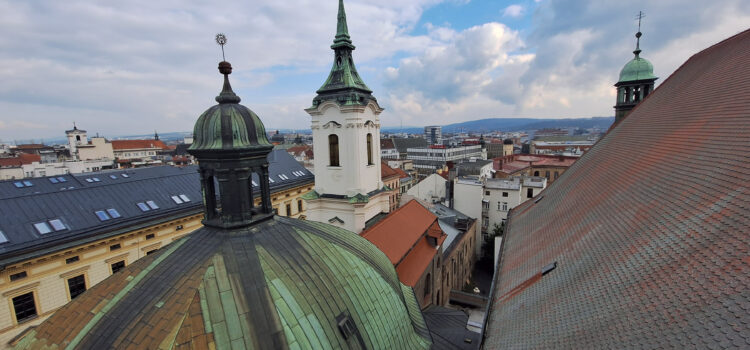 Pomozte nám dokončit obnovu čelní fasády kostela sv. Janů v Brně Pomozte nám dokončit obnovu čelní fasády kostela sv. Janů v Brně